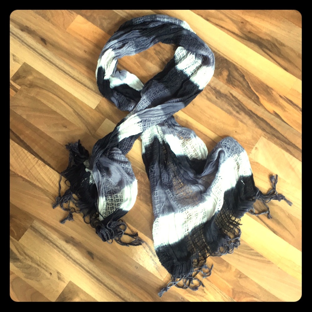 🚫Donated🚫 Beautiful Striped Tie Die Scarf 🧣